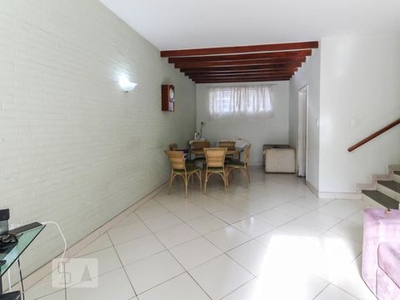 CASA com 4 dormitórios e 2 garagens