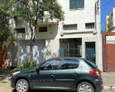 Apartamento 2 dormitórios à venda no bairro Santana em Porto Alegre próximo ao Hospital de