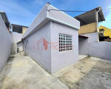 Casa Linear com 2 Quartos e Quintal Amplo à venda, 89m² - Caioaba