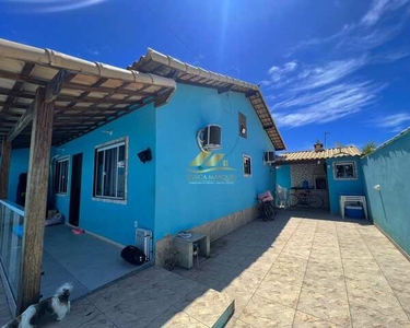 Linda casa pronta para morar com 2 quartos, área gourmet e piscina em Unamar - Cabo Frio