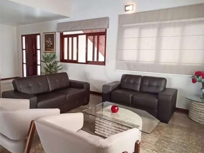 Casa em condomínio fechado com 4 quartos para alugar na alameda coral, 80, alphaville, santana de parnaíba, 359 m2 por r$ 12.800