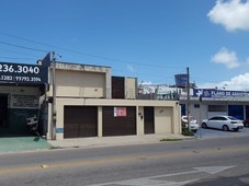 Aluga-se ou Vende-se Casa Comercial com Galpão na Av. Francisco Sá