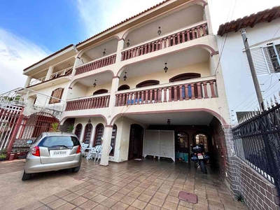 Casa com 5 quartos à venda no bairro Guará II, 280m²