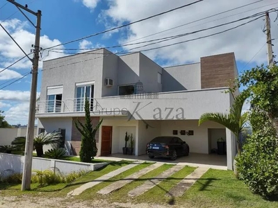 Casa Condomínio - Loteamento Residencial Parque Lago Dourado - Jacareí - 3 Dormitórios - 3