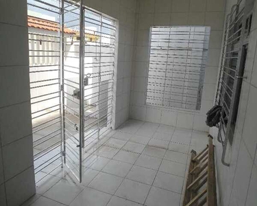 CASA_______, 04 dormitórios, 2 suíte, 2 banheiro, 03 vagas na garagem, 200M² de Área Const