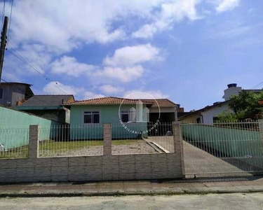 Casa com 3 dormitórios à venda, 200 m² por R$ 425.000 - Serraria - São José/SC