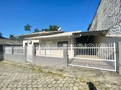 Casa com 3 quartos para alugar na valcírio gaio, 100, salto do norte, blumenau, 140 m2 por r$ 2.850