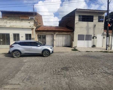 Casa na Pajuçara 82-