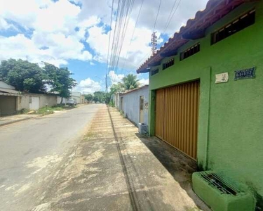 Casa para Venda com 3 Quartos em Vila Santa Rita - Goiânia