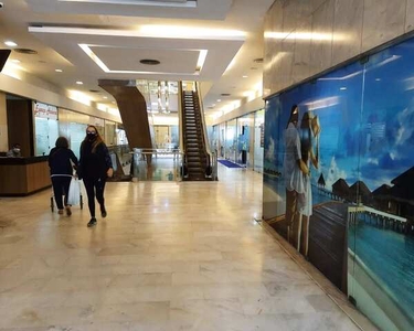 Sala comercial ideal para consultório, uma vaga, vista praça e mar, frente ao metrô de ip