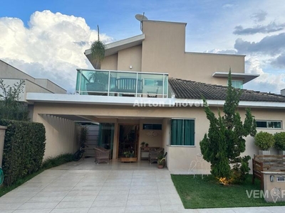 Casa de Condomínio com 4 Quartos à Venda por R$ 2.350.000