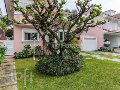 Casa 3 dorms à venda Rua das Algas, Jurerê - Florianópolis