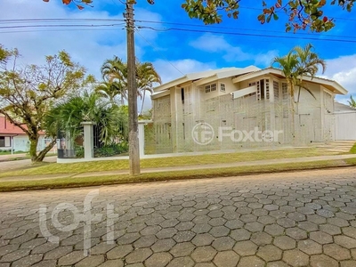 Casa 4 dorms à venda Avenida Ângelo Crema, Córrego Grande - Florianópolis