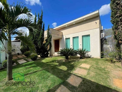 Casa com 3 quartos à venda no bairro Jardim Riacho das Pedras, 300m²