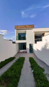 Casa com 3 quartos à venda no bairro Ponte Alta, 180m²