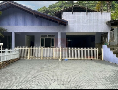 Casa no Bairro Progresso em Blumenau com 4 Dormitórios