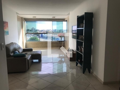 APARTAMENTO no 1º andar com 3 dormitórios e 2 garagens