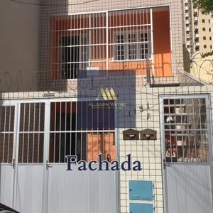 Casa, 2 quartos, 2 banheiros, andar superior