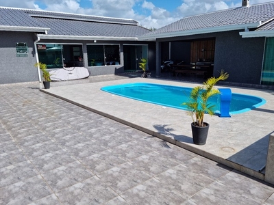 Casa Alto Padrão Praia de Guaratuba C/ Piscina 350 metros do Mar Locação Diária