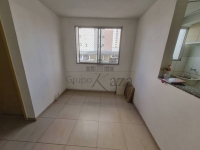 Apartamento com 2 Quartos e 1 banheiro para Alugar, 40 m² por R$ 1.400/Mês