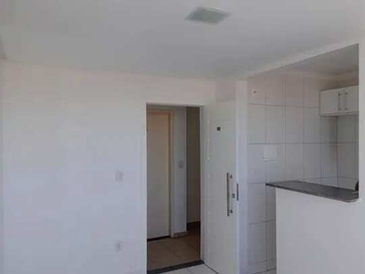 Apartamento Reformado com 2 Quartos (sendo 1 suíte) no Centro de Lauro de Freitas