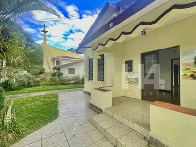 CASA com 3 dormitórios para alugar com 120m² por R$ 3.200,00 no bairro Jardim Social - CUR