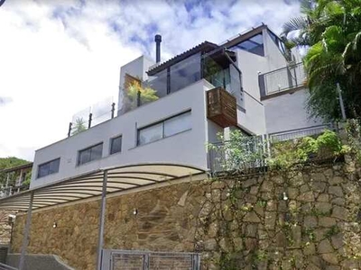 Casa para venda possui 250 metros quadrados com 3 quartos em Lagoa da Conceição - Florianó