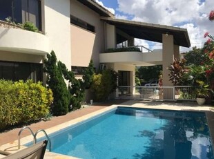 Casa de 4 suites em condomínio em jaguaribe