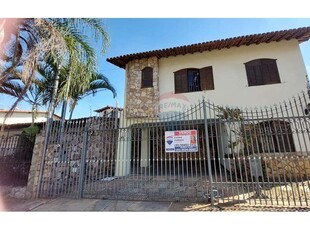 Casa em Caiçaras, Belo Horizonte/MG de 328m² 4 quartos à venda por R$ 1.239.000,00