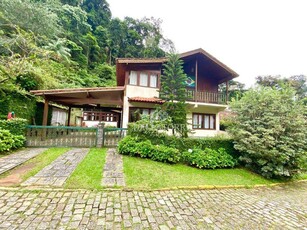 Casa em Carlos Guinle, Teresópolis/RJ de 340m² 6 quartos à venda por R$ 1.449.000,00