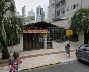 Casa em Centro, Balneário Camboriú/SC de 120m² 3 quartos à venda por R$ 3.299.000,00