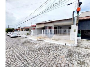 Casa em Nova Parnamirim, Parnamirim/RN de 170m² 4 quartos para locação R$ 2.300,00/mes