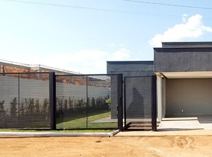 Casa em Taguatinga Norte (Taguatinga), Brasília/DF de 220m² 3 quartos à venda por R$ 699.000,00