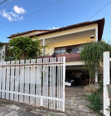 Casa em Taguatinga Norte (Taguatinga), Brasília/DF de 250m² 3 quartos à venda por R$ 699.000,00