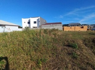 Excelente terreno com 200 m² no bairro forquilhas lisboa lll - são josé.