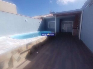 Residencia com piscina no balneário ipanema