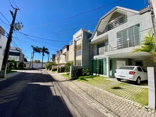 Sobrado em Pinheirinho, Curitiba/PR de 180m² 3 quartos à venda por R$ 1.119.000,00