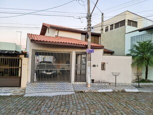 Sobrado em Vila Bela Vista, Suzano/SP de 223m² 5 quartos à venda por R$ 979.000,00