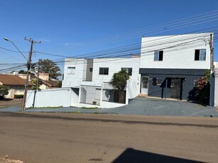 Sobrado em Vila Santana, Cambé/PR de 349m² 7 quartos à venda por R$ 1.099.000,00