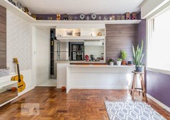 APARTAMENTO no 6º andar com 2 dormitórios