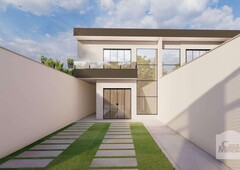 Casa com 3 quartos à venda no bairro Alvorada, 250m²