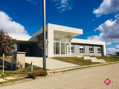 Casa de Condomínio à venda por R$ 1.754.597