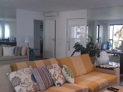 Apartamento para venda possui 245 metros quadrados com 4 quartos em Aclimação - São Paulo