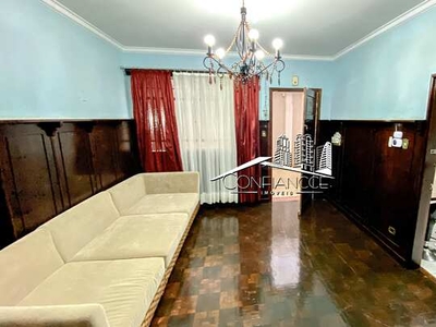 Casa 5 quartos e 3 suítes para locação no Cristo Rei em Curitiba/PR