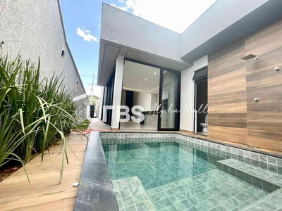 Casa com 3 quartos à venda no bairro Jardins Capri, 315m²