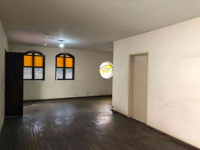 Casa com 4 quartos à venda no bairro Santa Rosa, 187m²