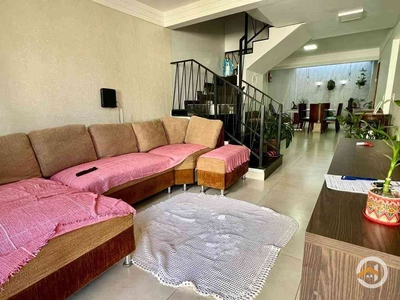 Casa em Condomínio com 4 quartos à venda no bairro Jardim Europa, 153m²