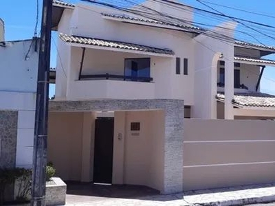 Casa em Vilas do Atlântico com 4 suítes, varanda e piscina