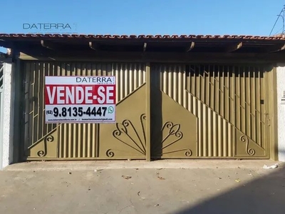 Casa Padrão para Venda em Jardim Guanabara III Goiânia-GO