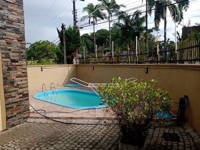 Lindo sobrado de esquina com piscina